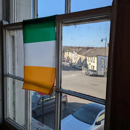 Accommodatie bij particulieren Ireland Bedroom And Office For Nomads Castleblayney