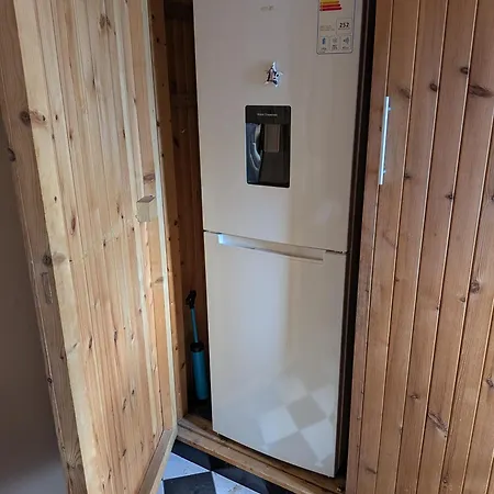 Ireland Bedroom And Office For Nomads *