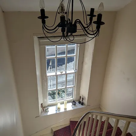 Ireland Bedroom And Office For Nomads *